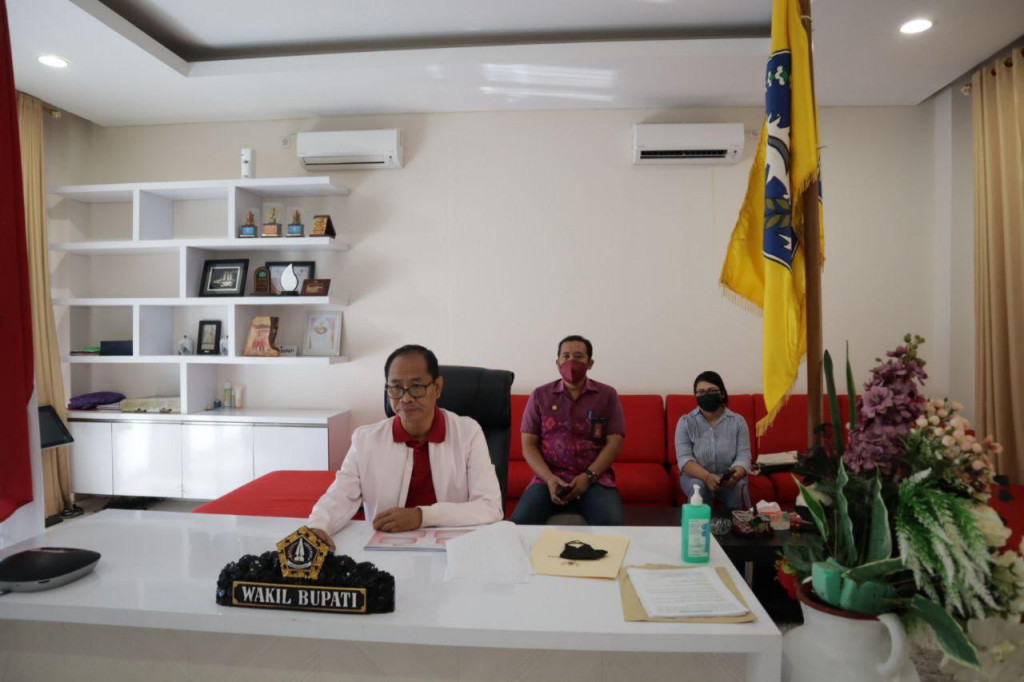 Wabup Suiasa Ikuti Webinar Percepatan Penurunan Stunting di Provinsi Bali